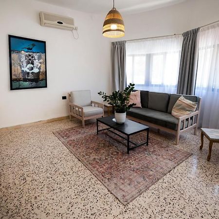 Julia'S Hotel Suites Amman Bagian luar foto