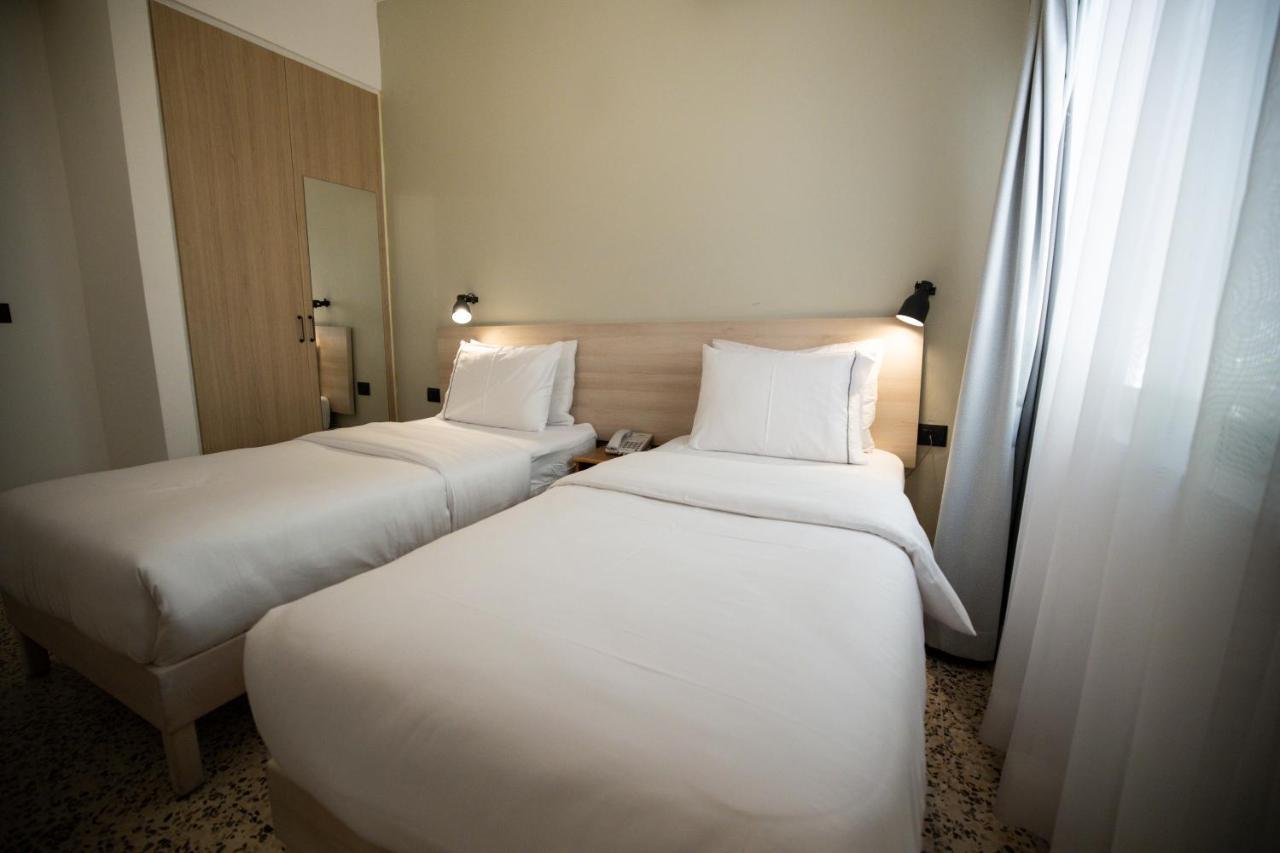 Julia'S Hotel Suites Amman Bagian luar foto